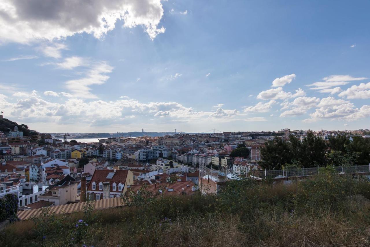 Lovelystay - Modern And Colourful Flat In The Heart Of Graca Lisbon Luaran gambar